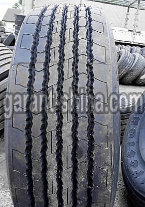 Firestone FT522 (руль/прицеп) 385/65 R22.5 160J 20PR - Фото протектора на улице вблизи